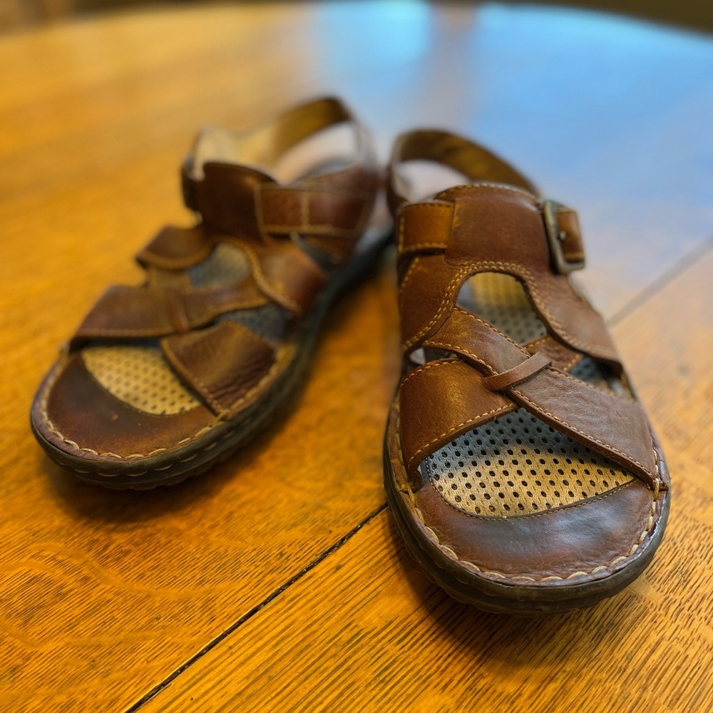 Born Women’s Size 7 Leather Sandals